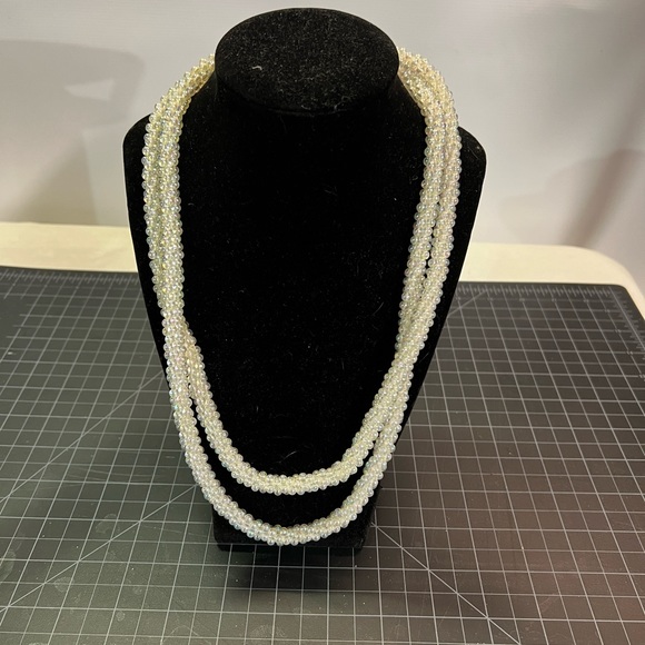 VGUC vintage opalescent string beads - Picture 1 of 5